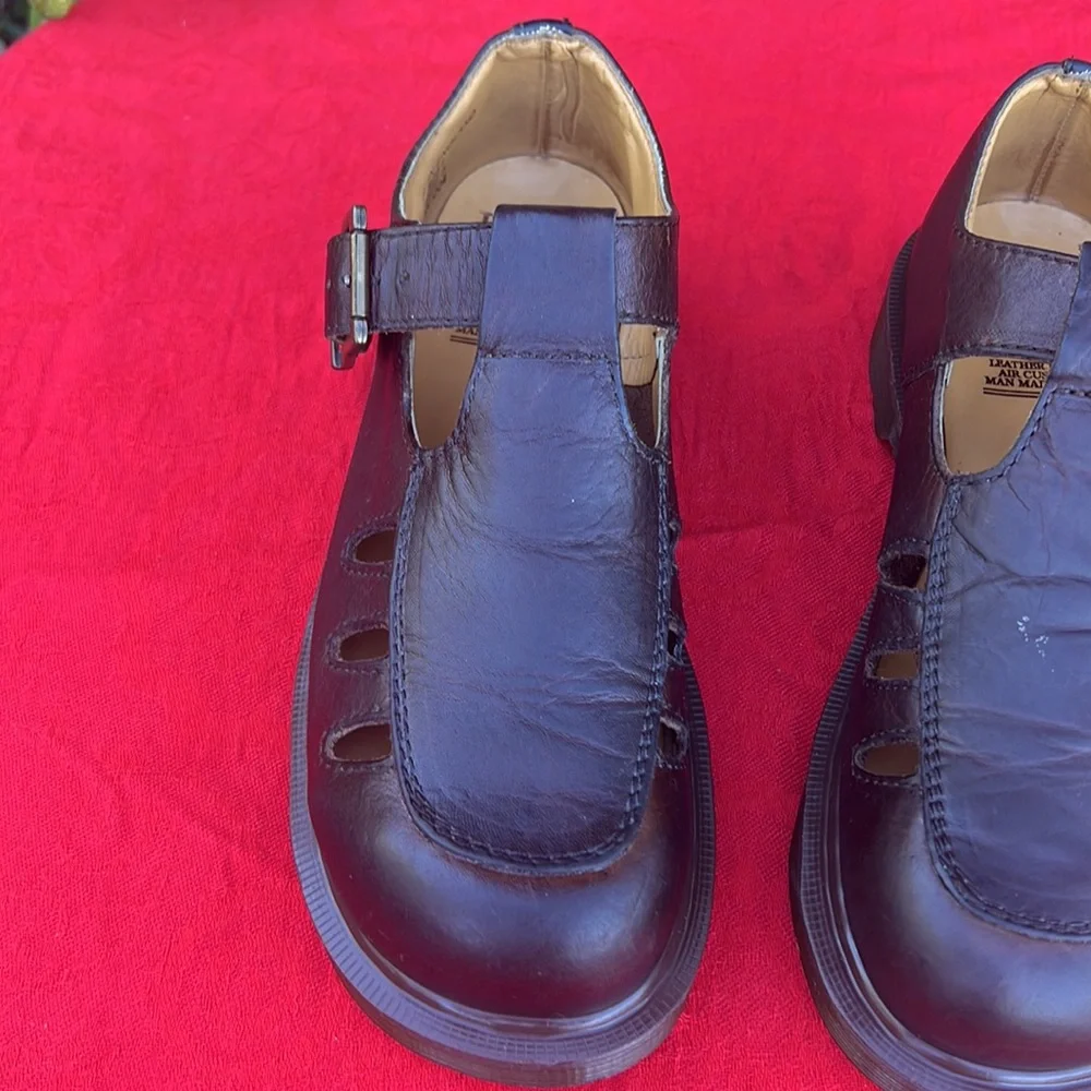 🏴󠁧󠁢󠁥󠁮󠁧󠁿 Vintage Dr. Martens MIE T-Strap Cut Out Mary Jane Loafers UK 5